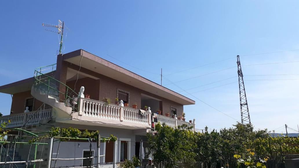 Villa Malaj فلورا المظهر الخارجي الصورة
